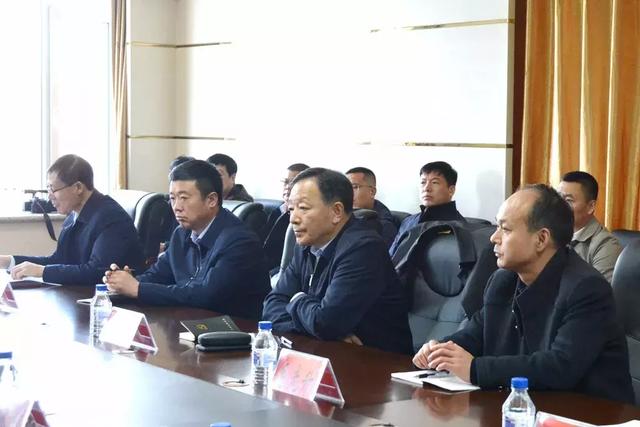 金壽浩州長到八家子林業(yè)局調(diào)研仙峰滑雪度假區(qū)項目進(jìn)展情況